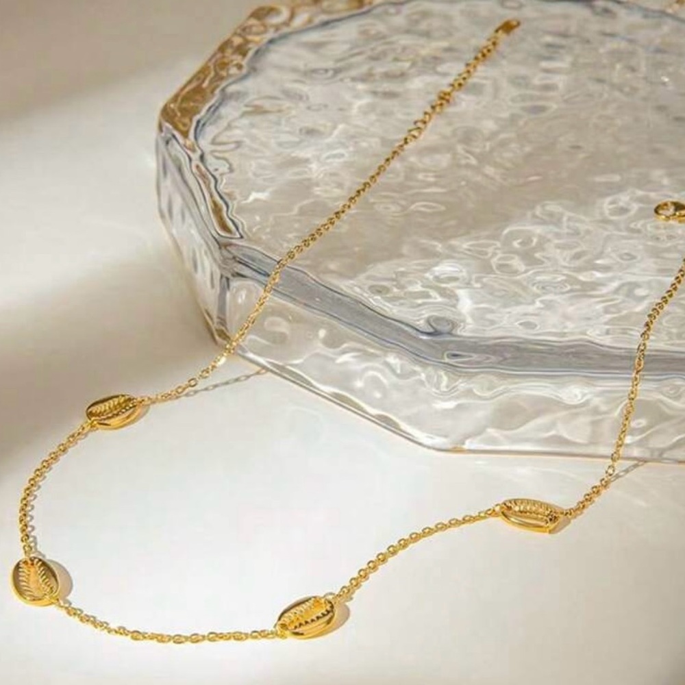“Gold Cowrie Shell” Seashell Fine Tooth Sawtooth Mermaid Ocean Tropical Necklace - Picture 5 of 7